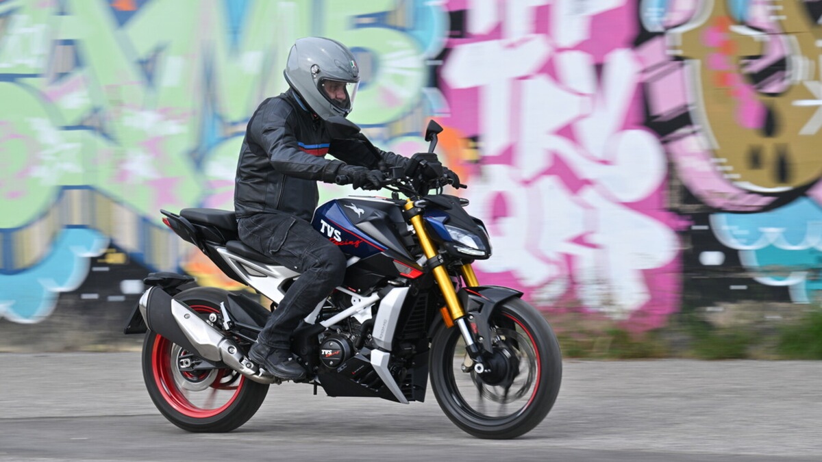 TVS RTR 310 BT0: le foto del test