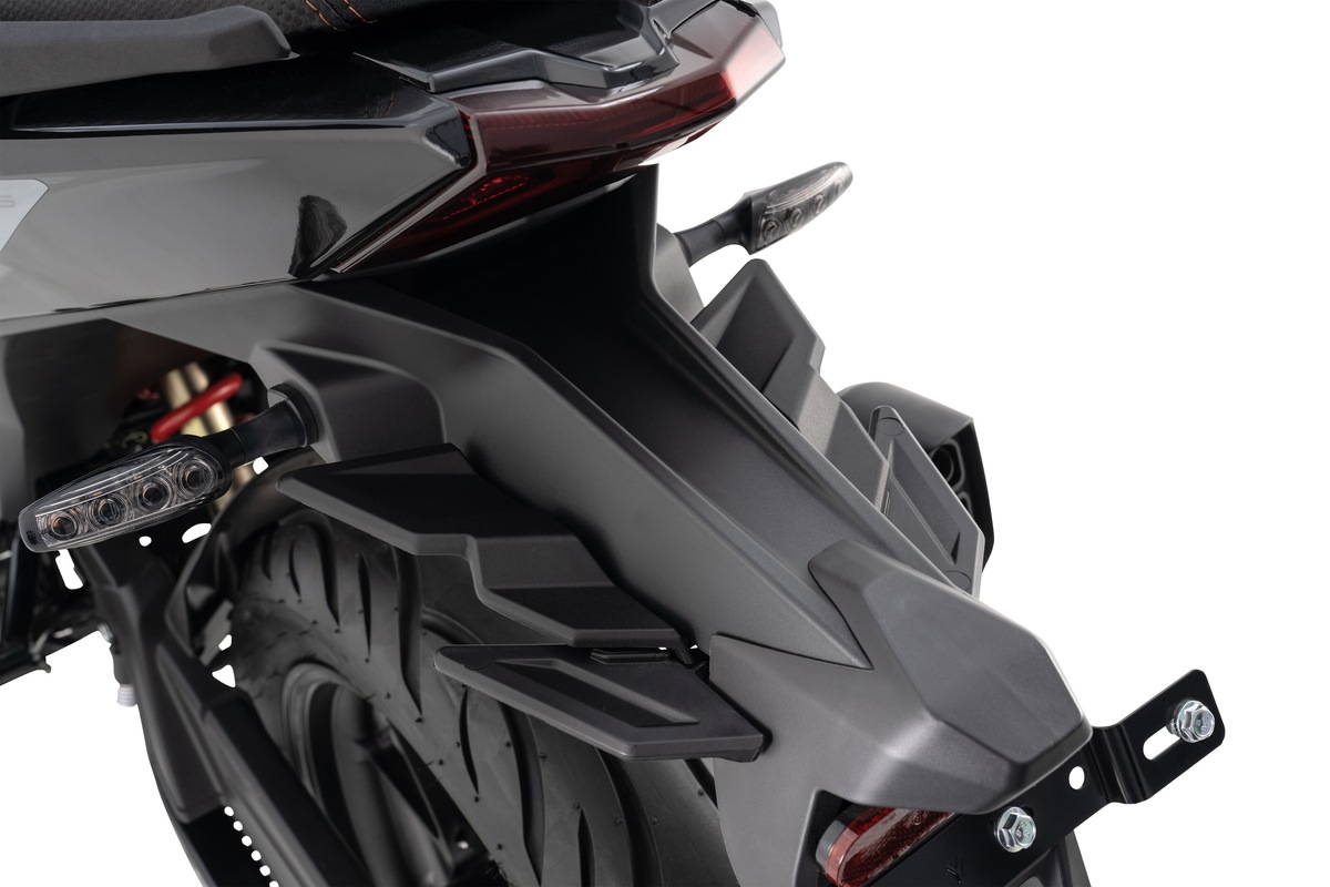 Keeway RKS 125 2025: LE FOTO