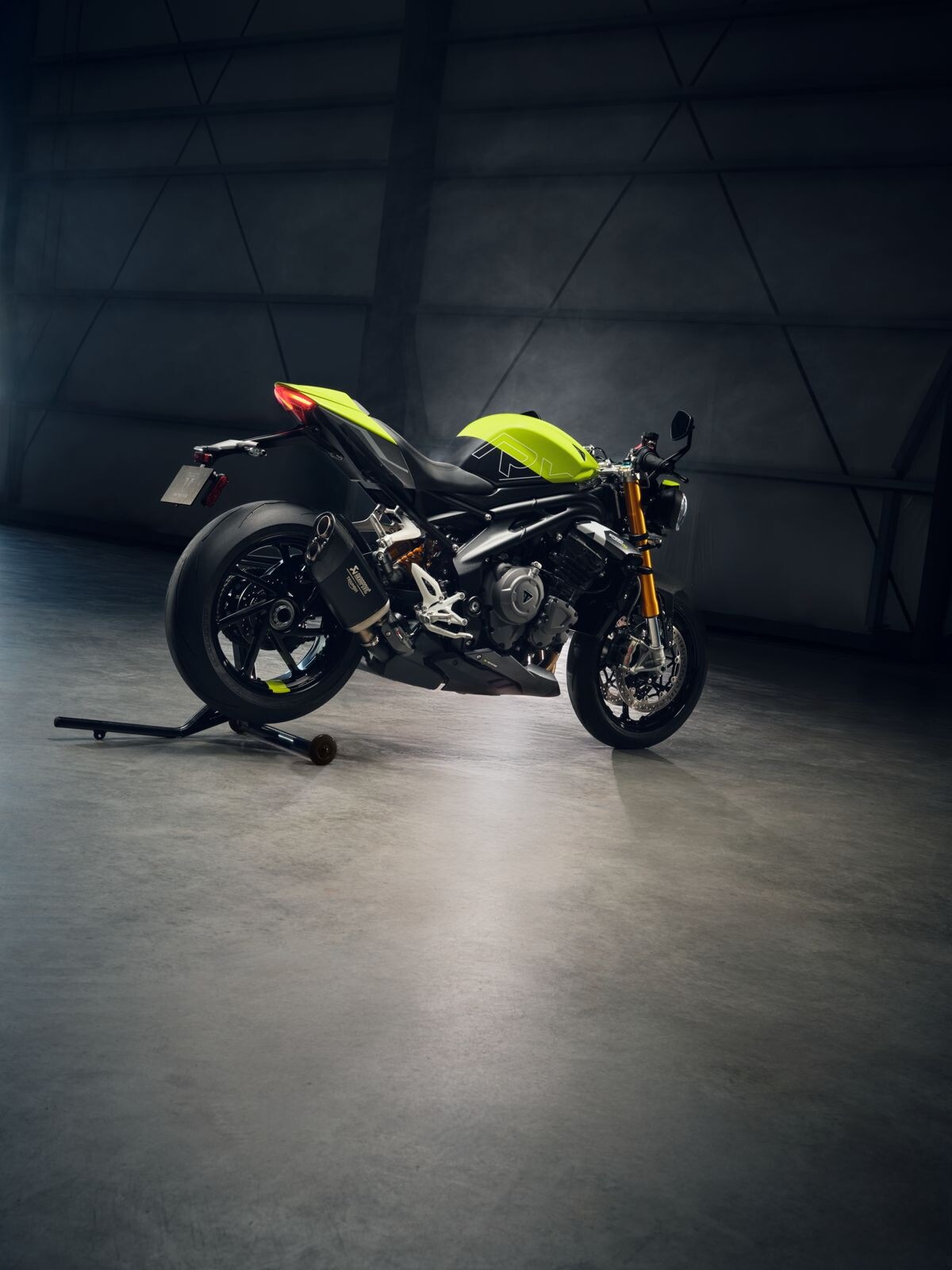Triumph Speed Triple 1200 RX: le foto