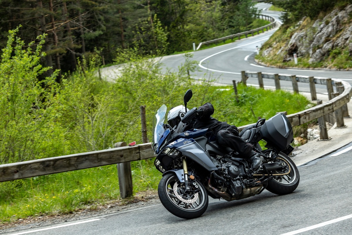 Yamaha Tracer9 GT+ Y-AMT: LE FOTO DELLA PROVA