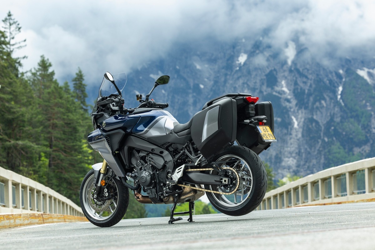 Yamaha Tracer9 GT+ Y-AMT: LE FOTO DELLA PROVA