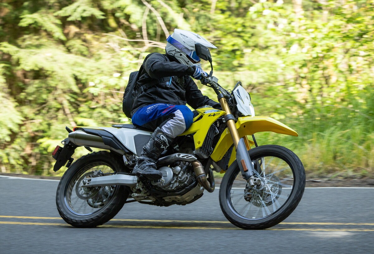 Suzuki DR-Z4S: le FOTO della prova