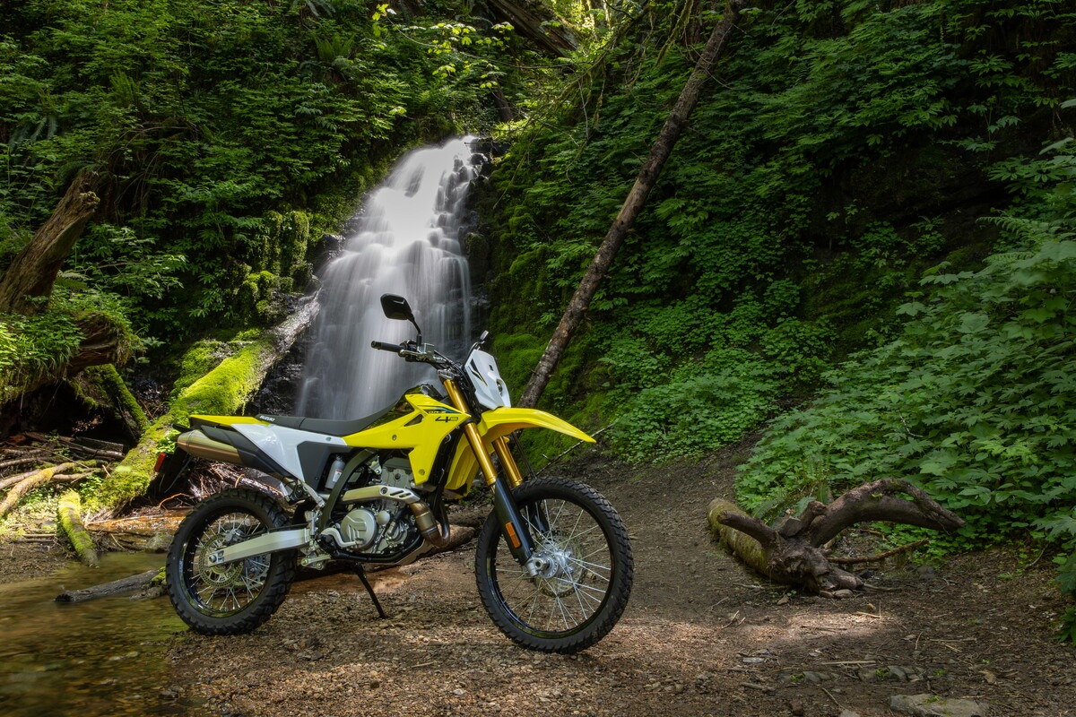 Suzuki DR-Z4S: le FOTO della prova