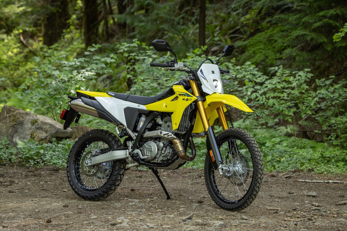 Suzuki DR-Z4S: le FOTO della prova
