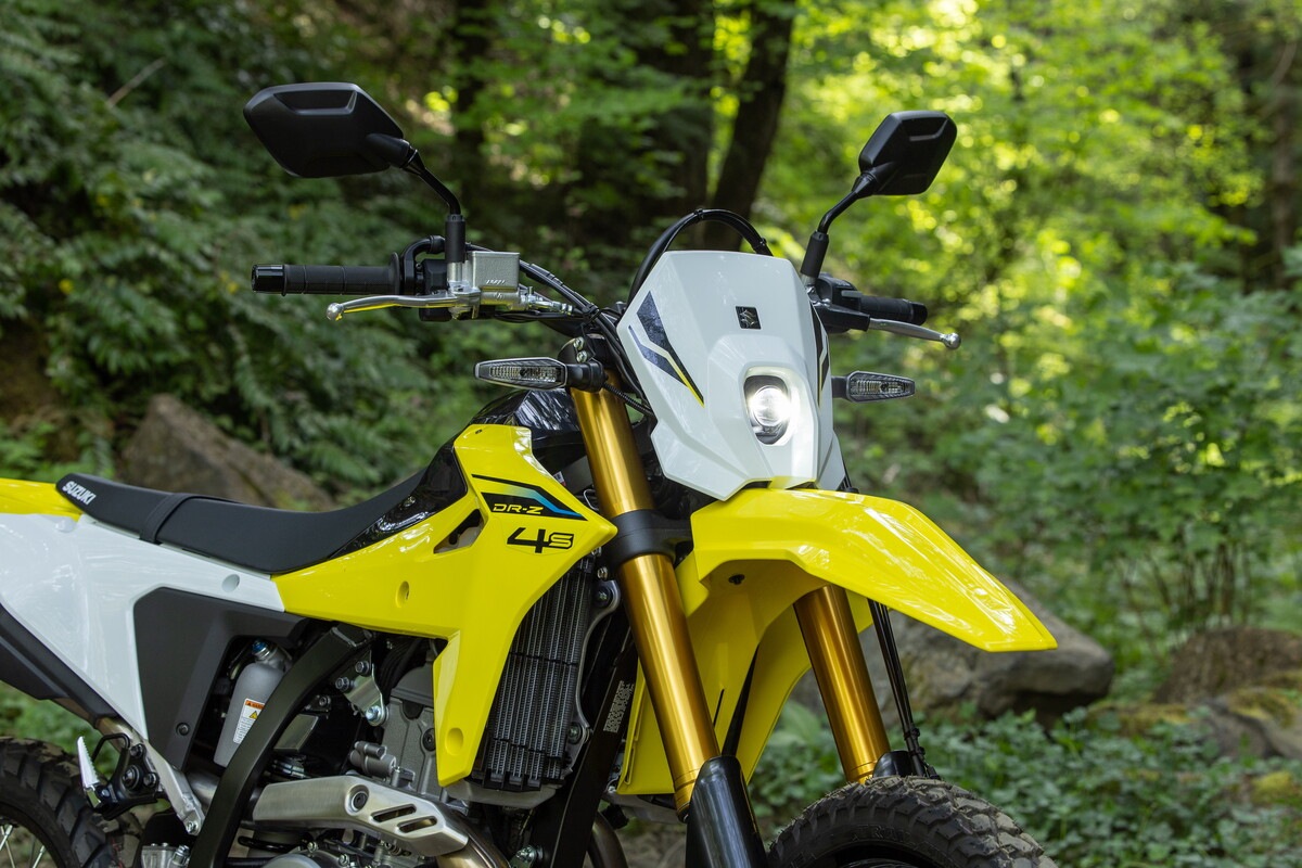 Suzuki DR-Z4S: le FOTO della prova