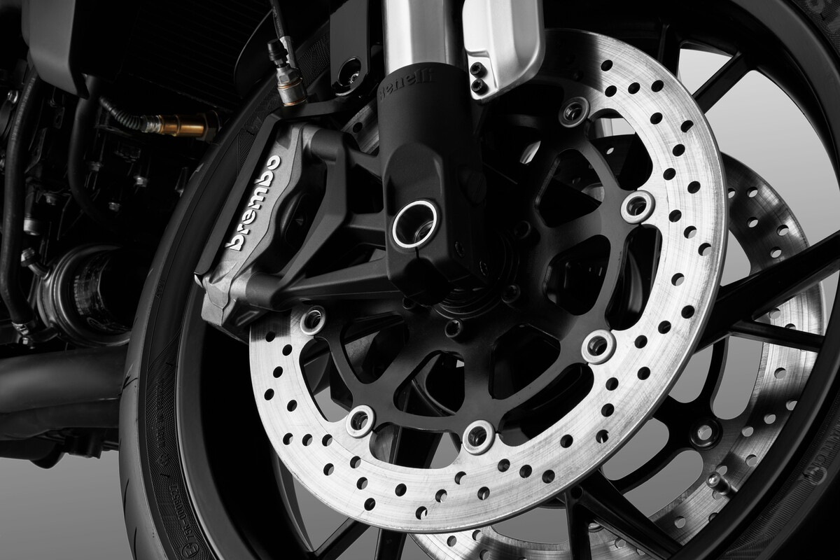 QJ MOTOR, SRK900: le foto