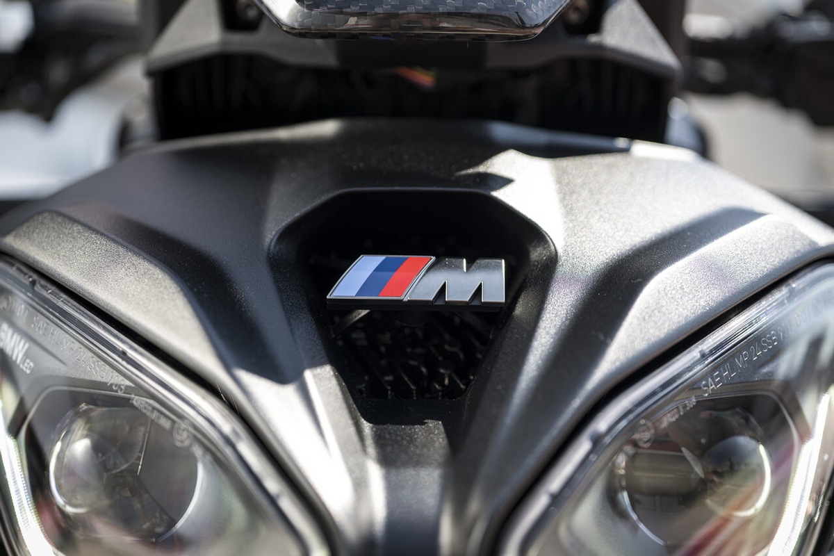 BMW M 1000 R: le foto della prova