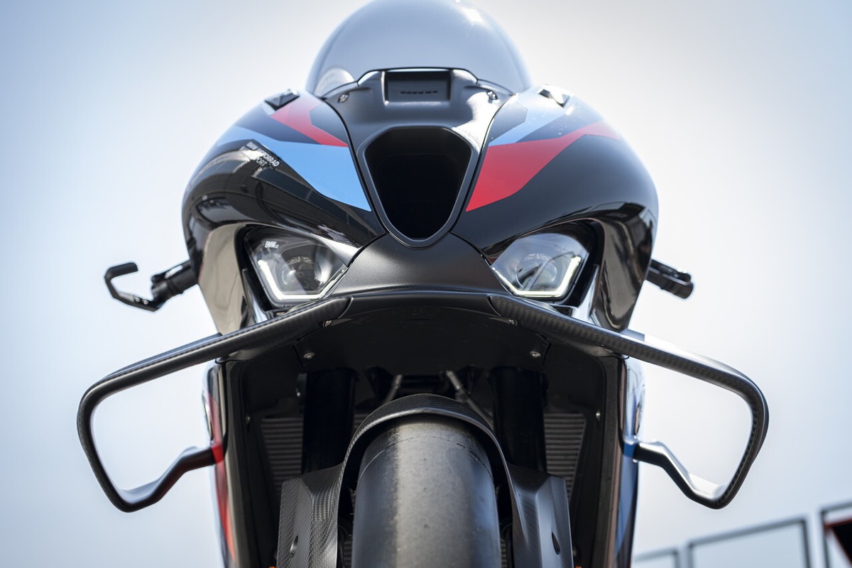 BMW M 1000 RR: le foto della prova