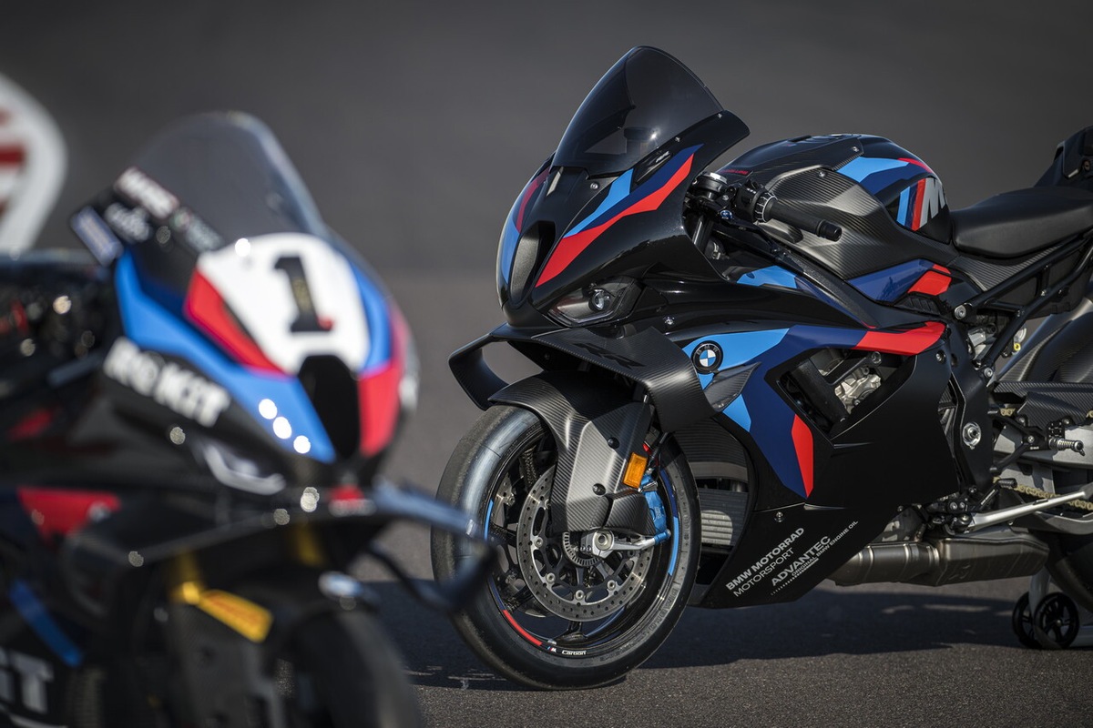 BMW M 1000 RR: le foto della prova