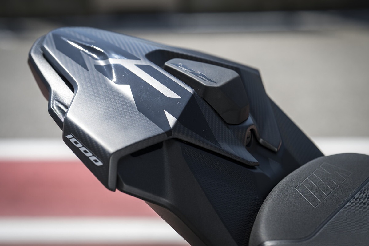 BMW M 1000 RR: le foto della prova