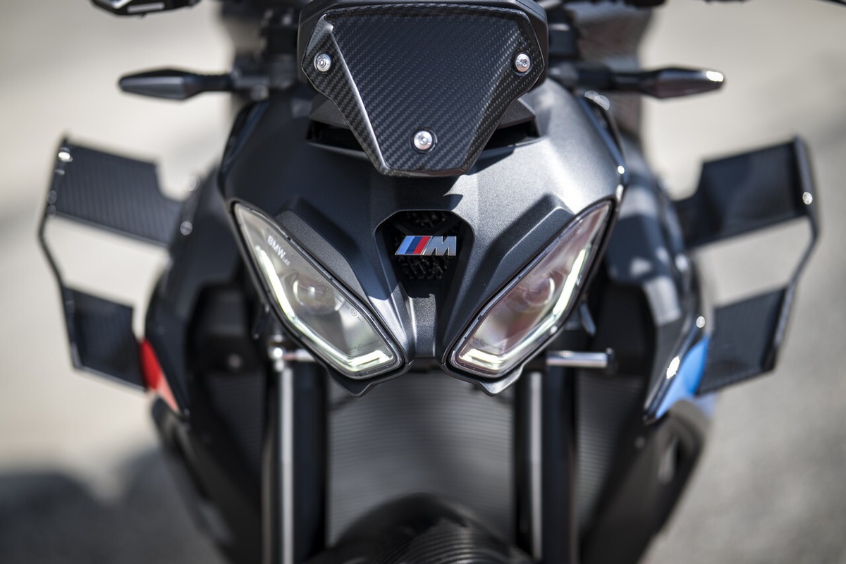 BMW M 1000 R: le foto della prova