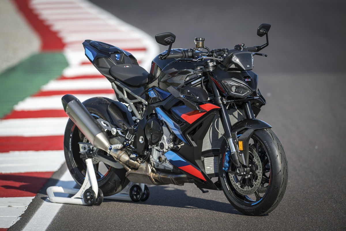 BMW M 1000 R: le foto della prova