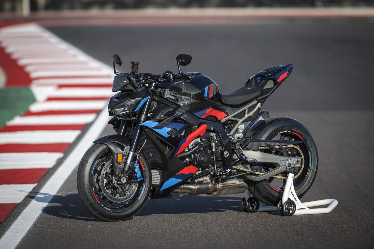 BMW M 1000 R: le foto della prova
