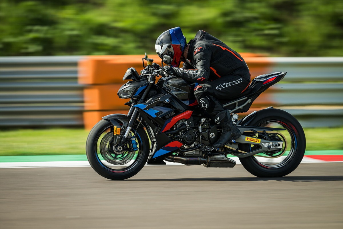 BMW M 1000 R: le foto della prova