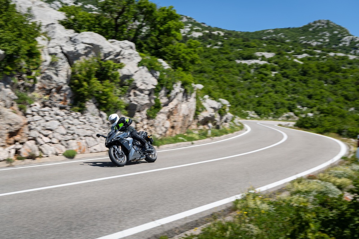 Bridgestone Battlax T33: la gallery del test