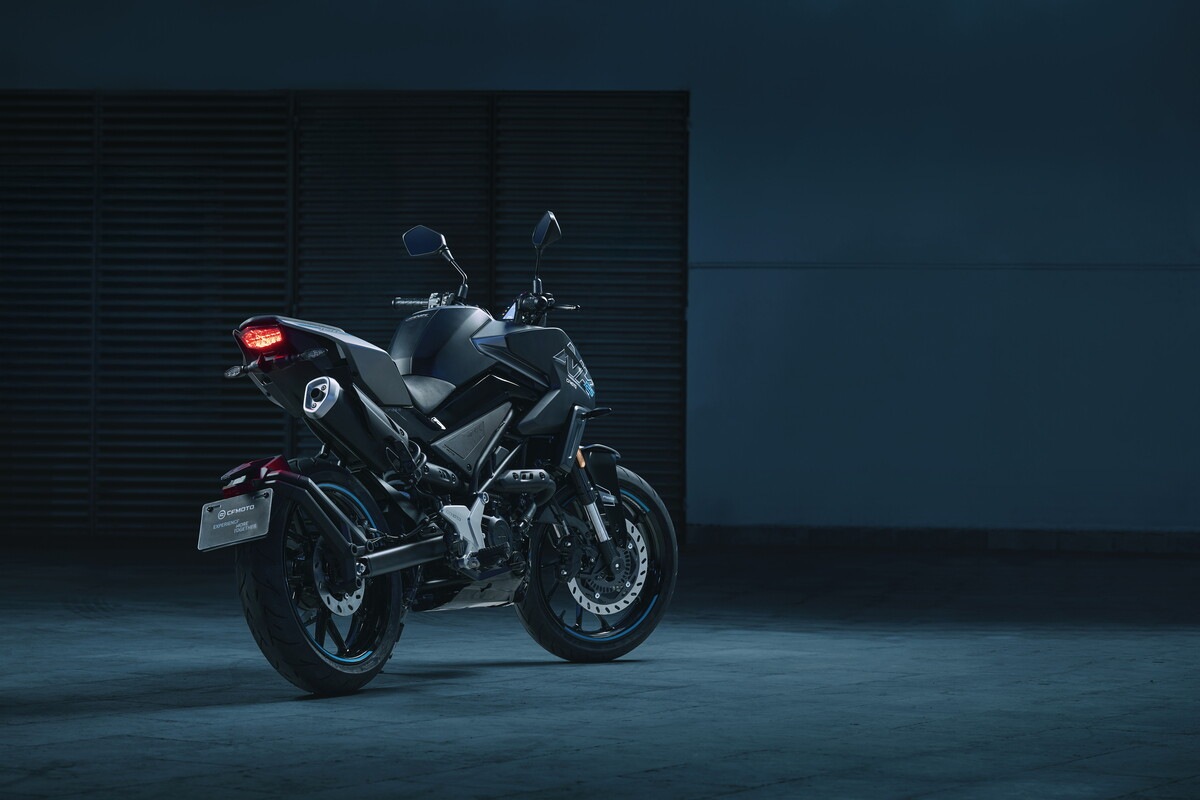 CFMOTO 125NK 2025: le foto