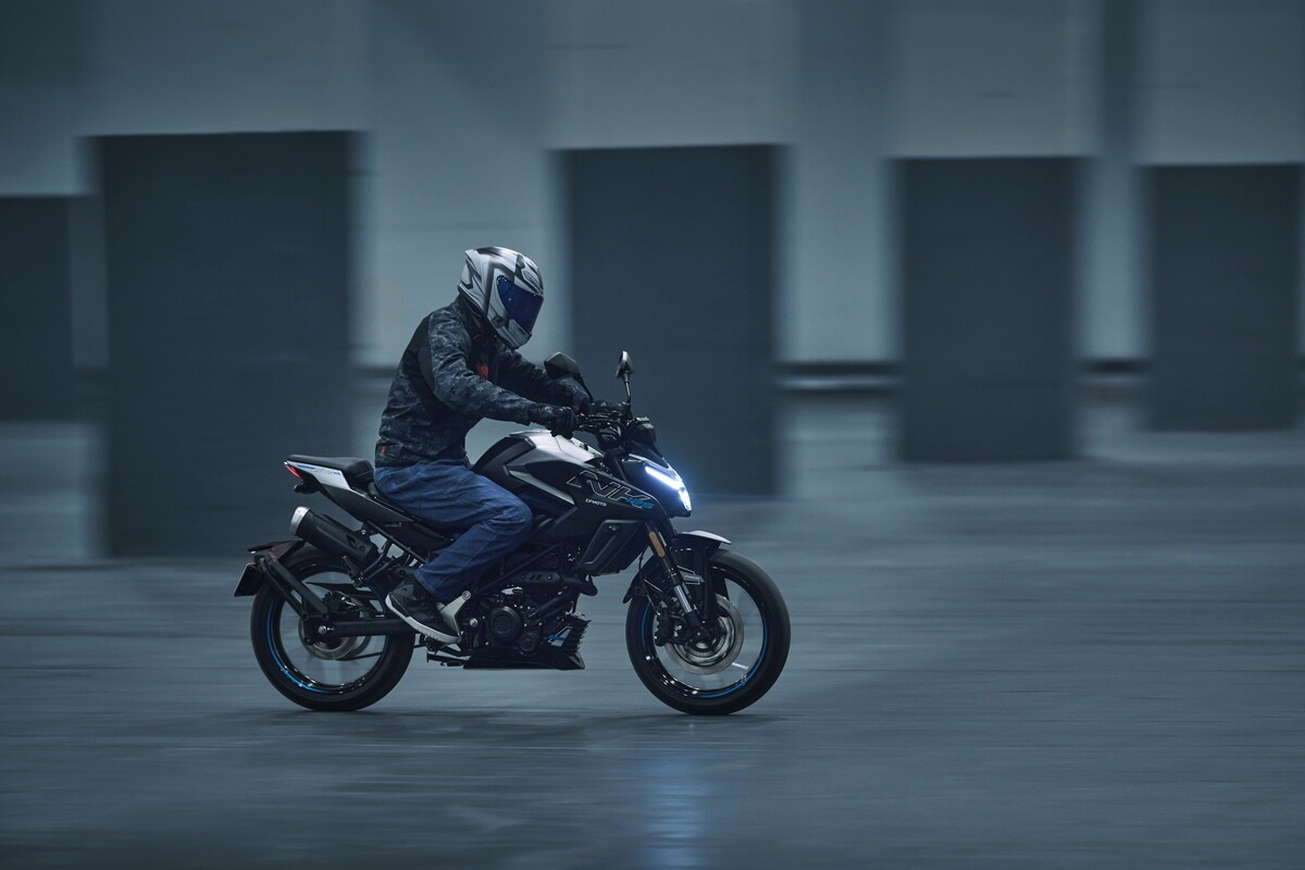 CFMOTO 125NK 2025: le foto