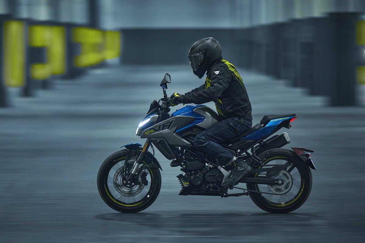 CFMOTO 125NK 2025: le foto