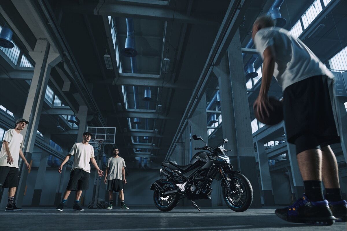 CFMOTO 125NK 2025: le foto