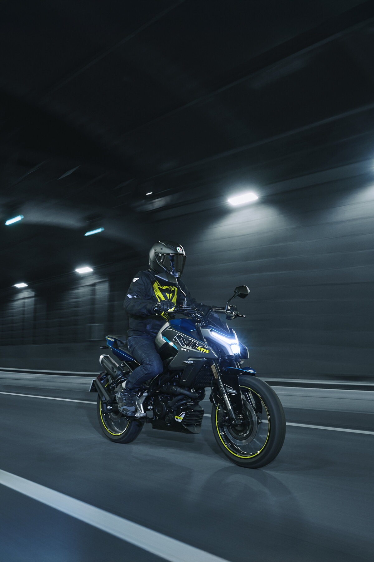 CFMOTO 125NK 2025: le foto