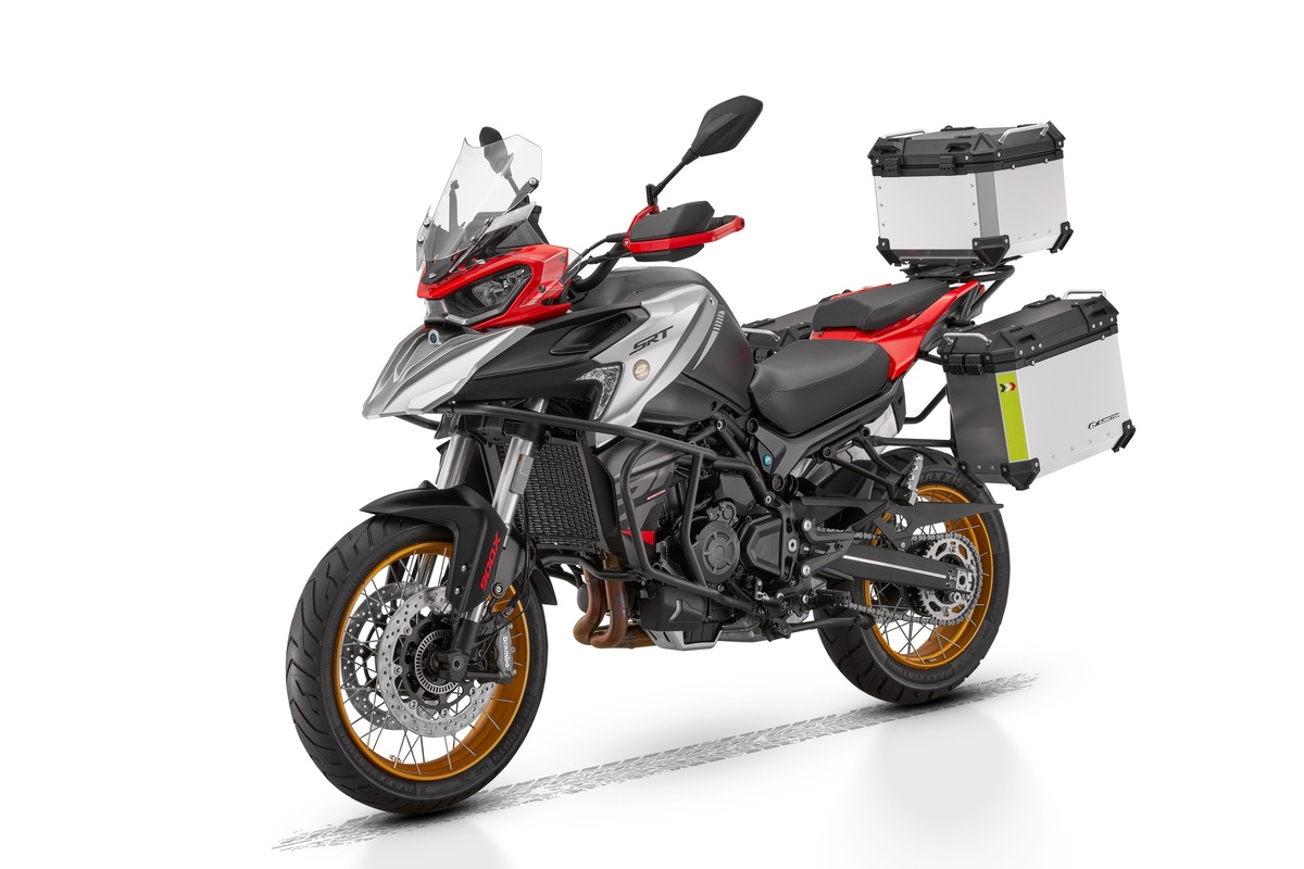 QJMotor SRT900 SX: LE FOTO