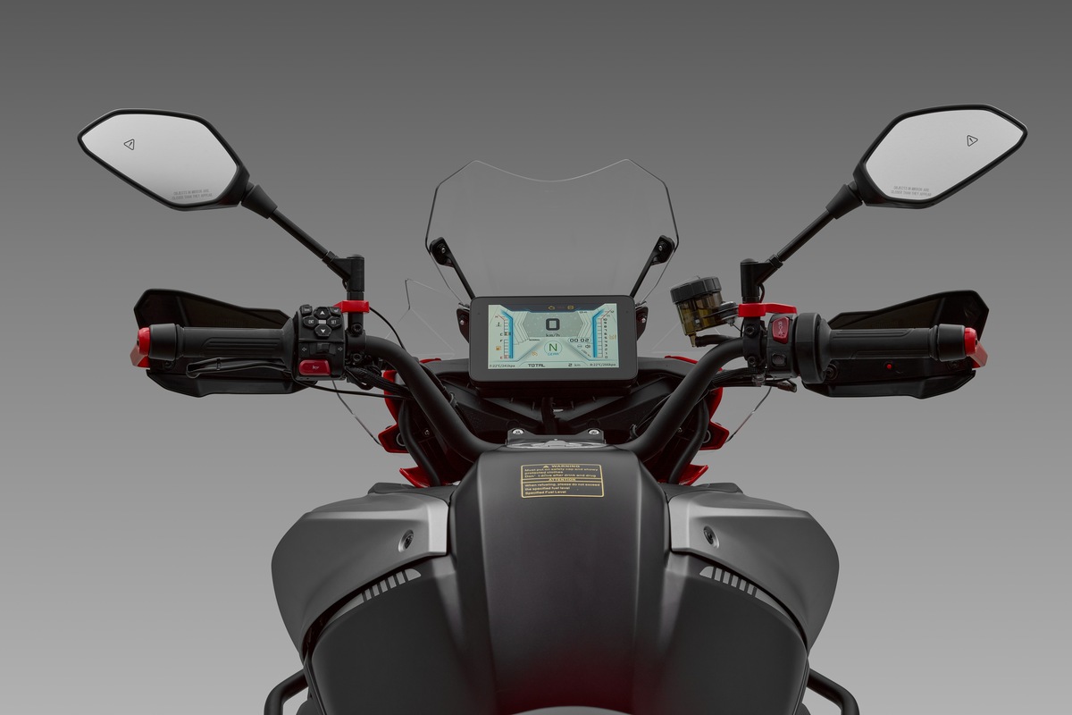 QJMotor SRT900 SX: LE FOTO