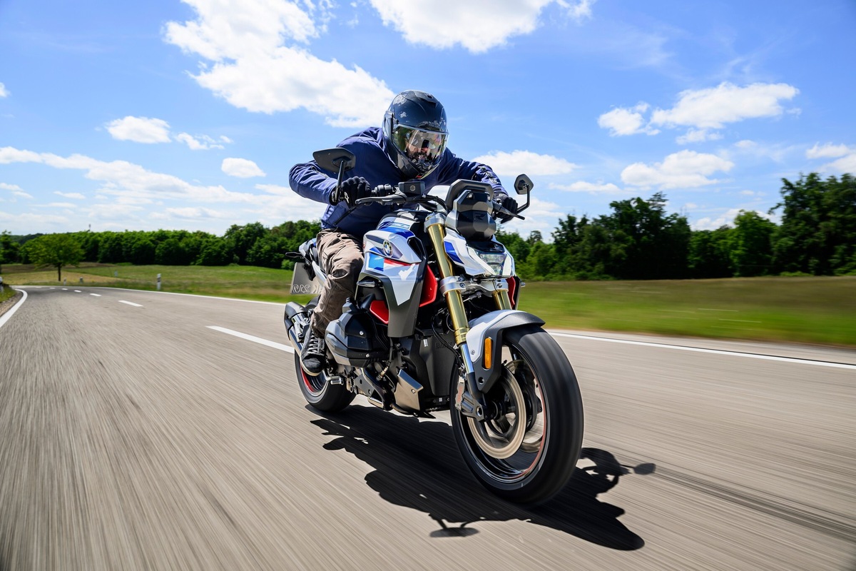 BMW R 1300 R: le foto della prova