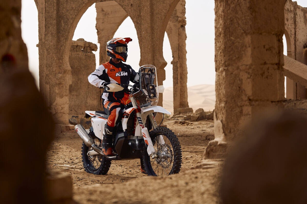 KTM 450 Rally Replica 2026: LE FOTO