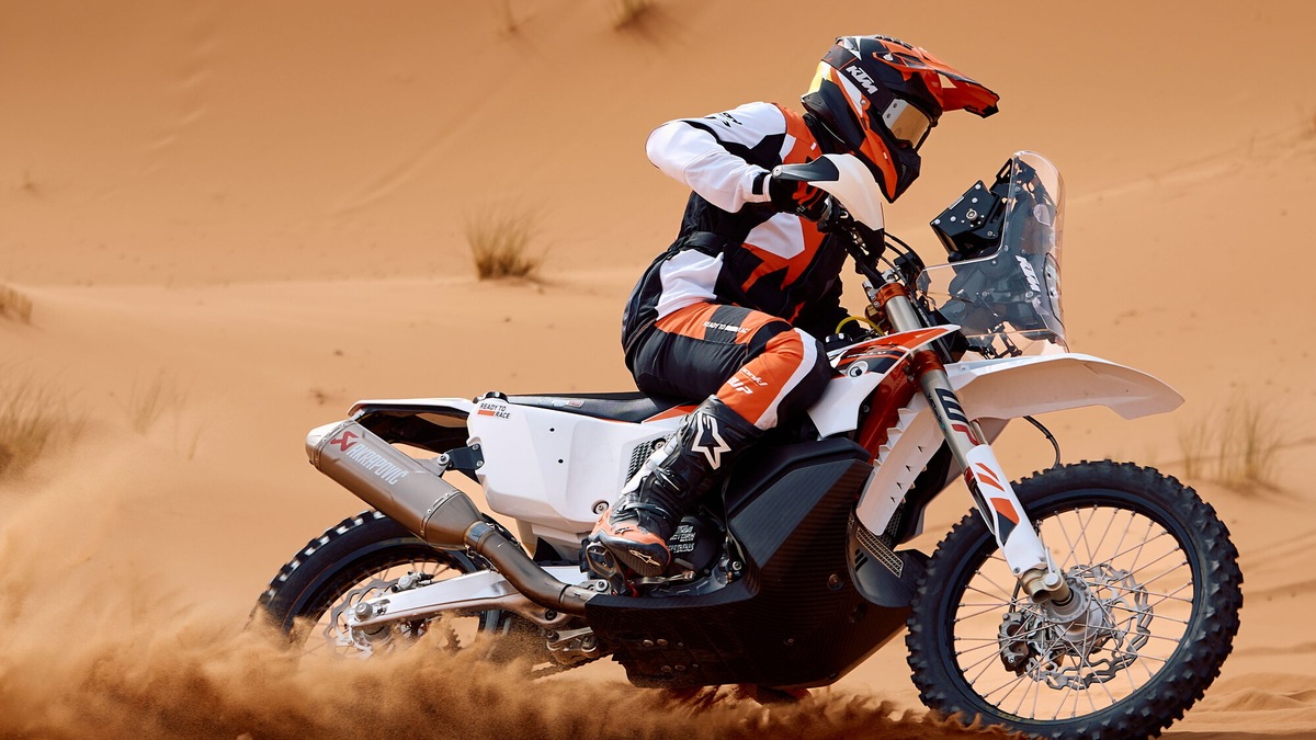 KTM 450 Rally Replica 2026: LE FOTO