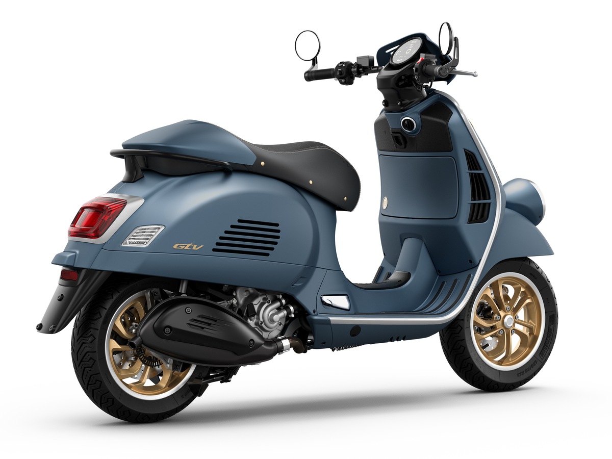 Vespa Officina 8: le foto del tributo alla Primavera e alla GTV
