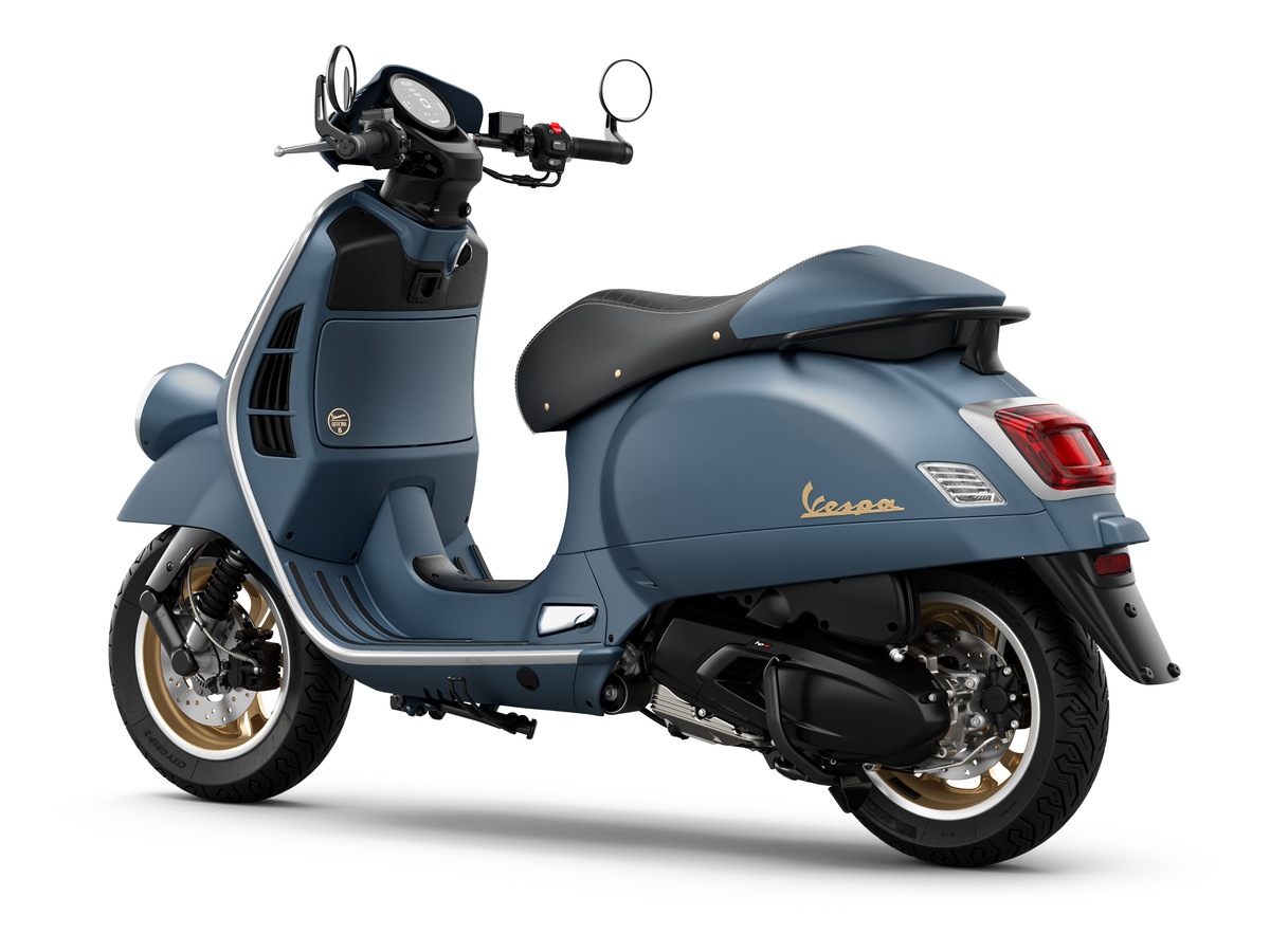 Vespa Officina 8: le foto del tributo alla Primavera e alla GTV