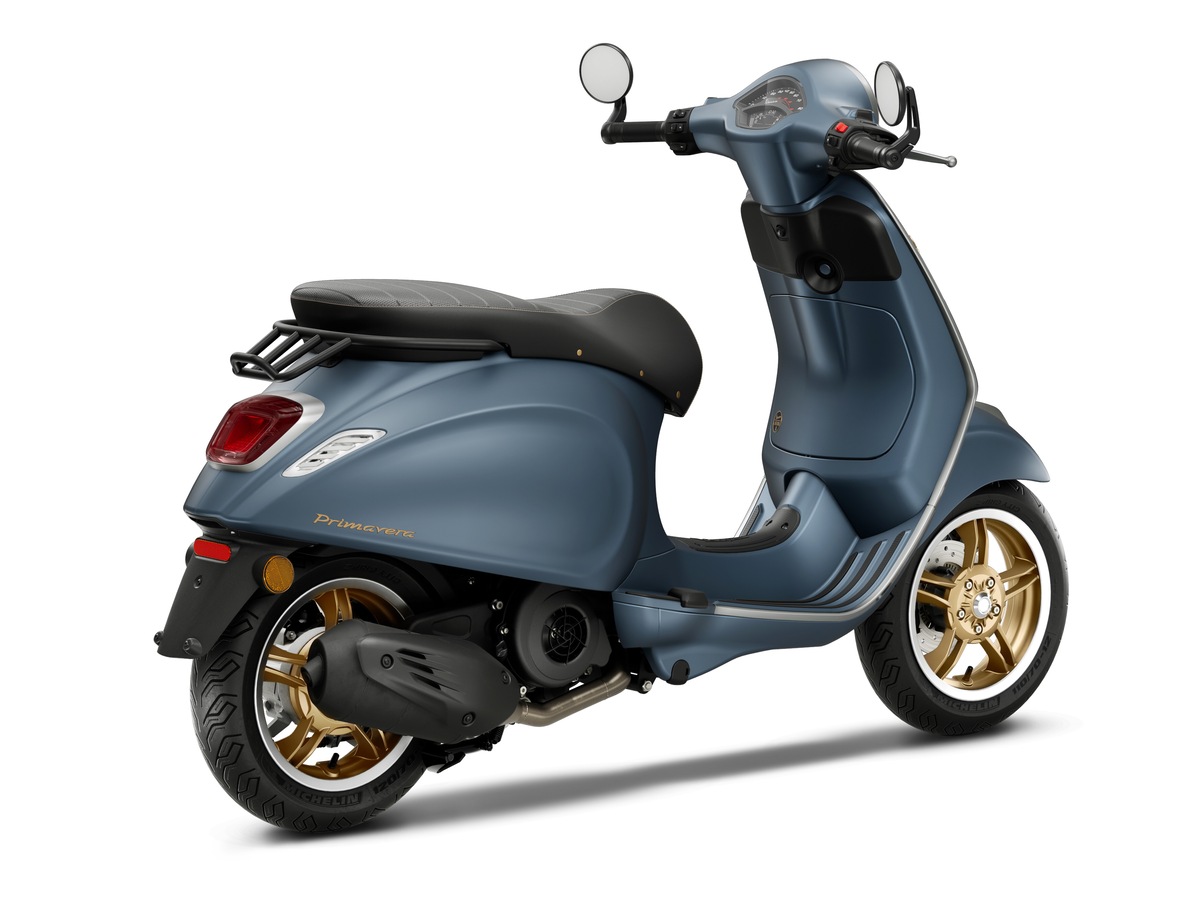 Vespa Officina 8: le foto del tributo alla Primavera e alla GTV