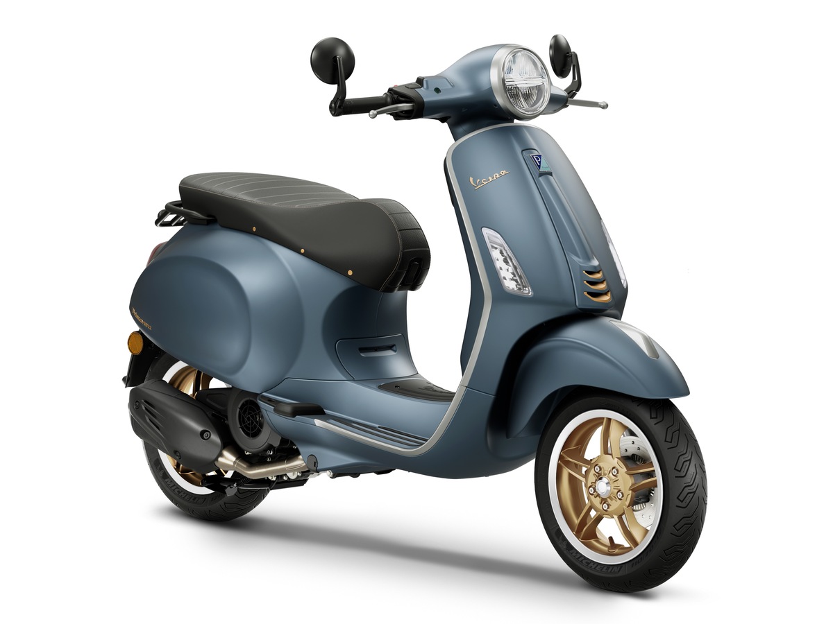 Vespa Officina 8: le foto del tributo alla Primavera e alla GTV