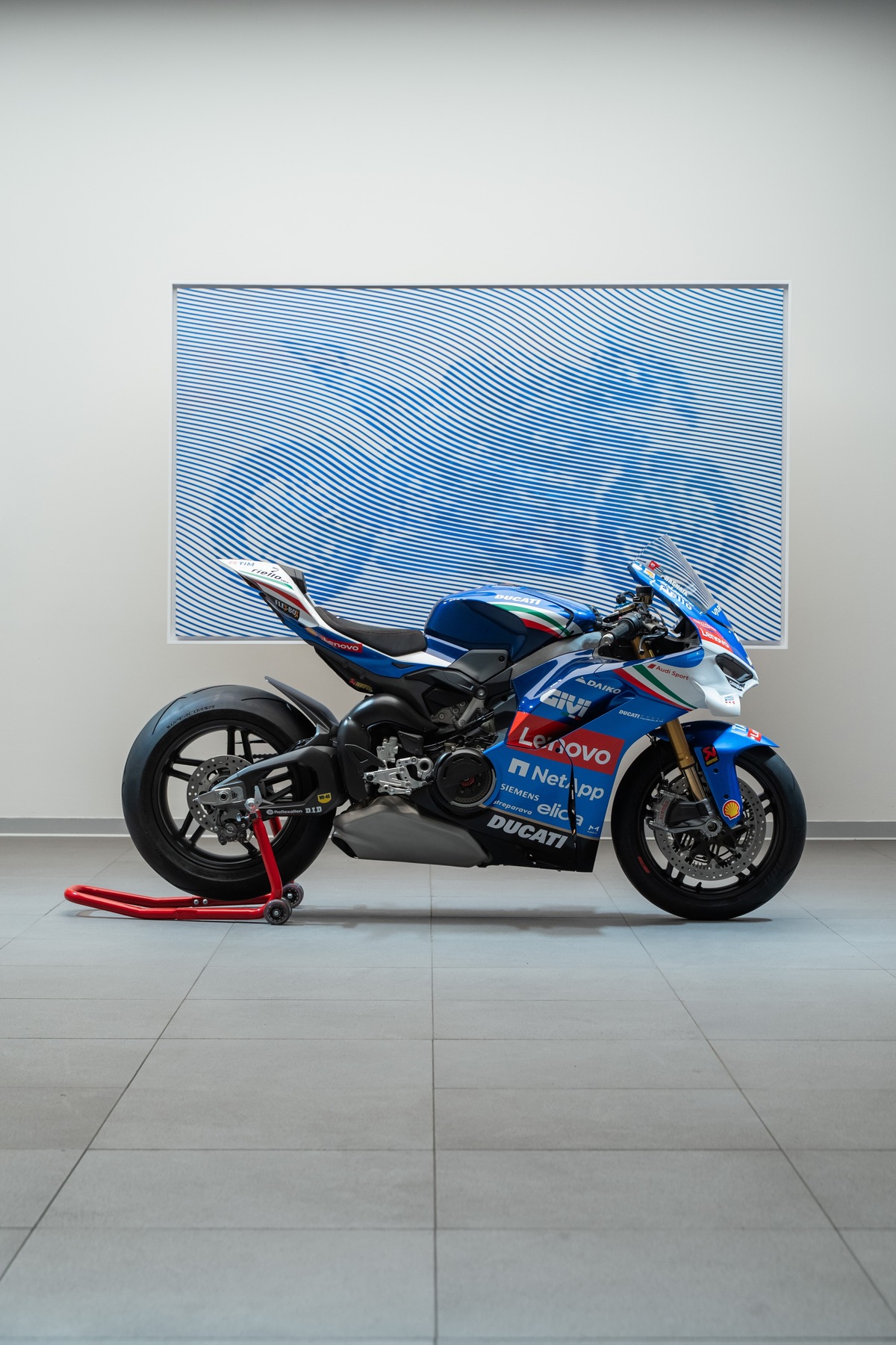 Ducati Panigale V4 Tricolore Italia: le foto dell'opera d'arte di Andrea Crespi