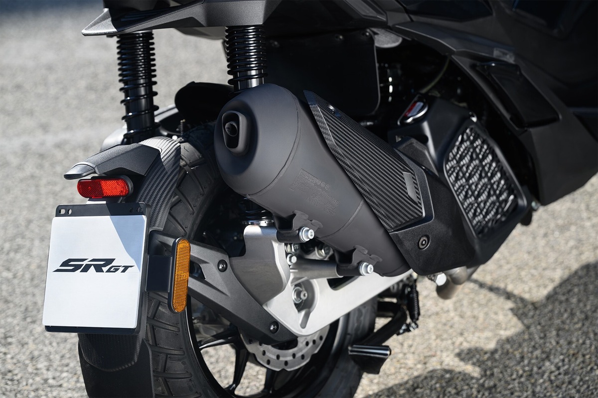 Aprilia SR 400 GT: in arrivo un nuovo scooter crossover di fascia media