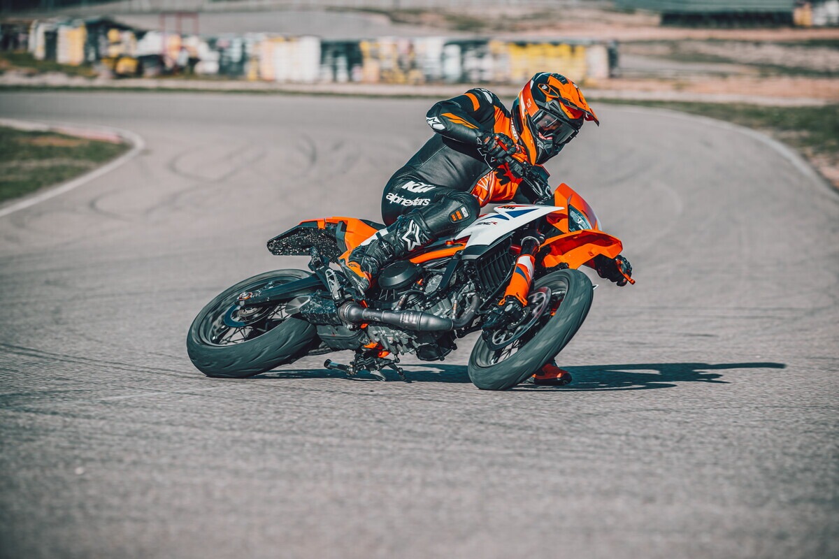 KTM 125 e 390 nelle versioni SMC R, ENDURO R e ADVENTURE R: LE FOTO