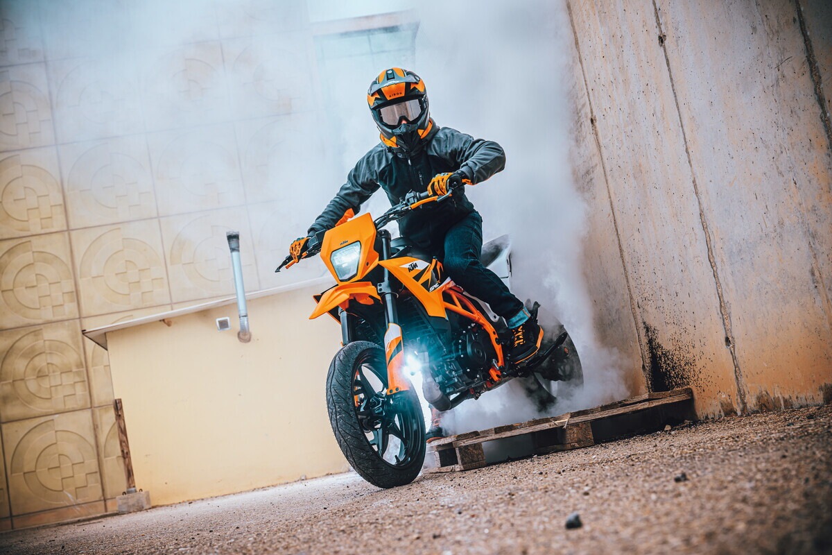 KTM 125 e 390 nelle versioni SMC R, ENDURO R e ADVENTURE R: LE FOTO