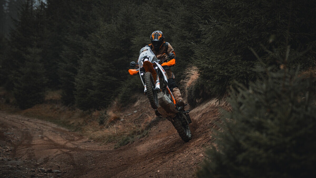 KTM 125 e 390 nelle versioni SMC R, ENDURO R e ADVENTURE R: LE FOTO
