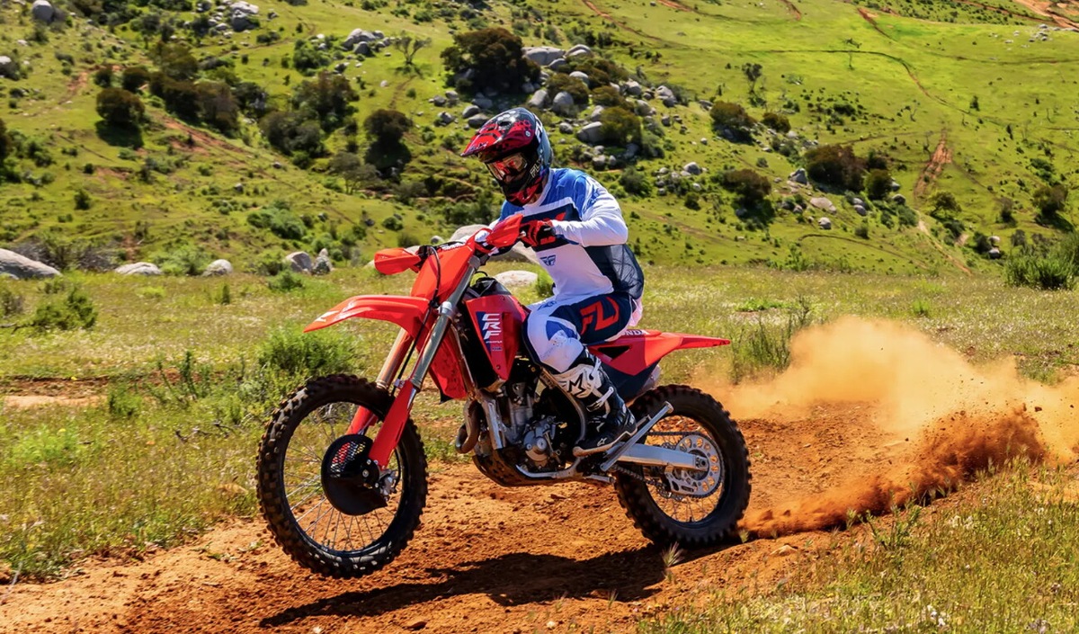 Honda gioca d’anticipo: nuove CRF 2026, disponibili già da fine giugno