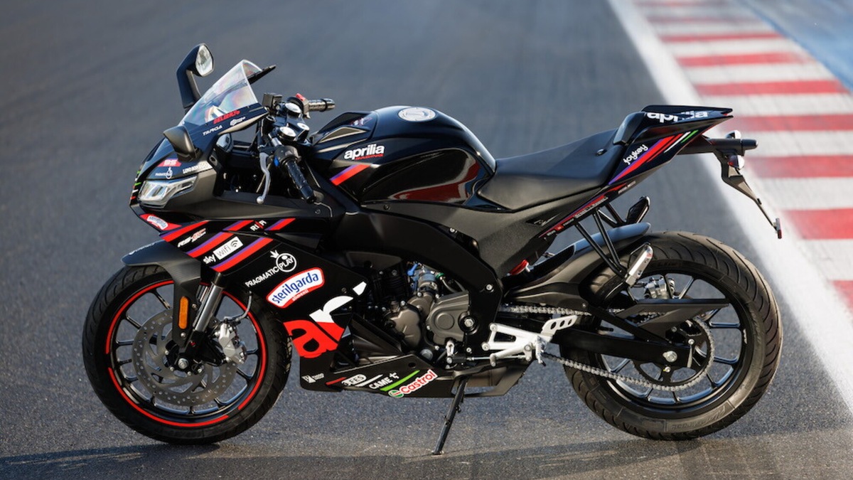 Aprilia, nuova RS 125 GP Replica: piccola sportiva ispirata alla MotoGP