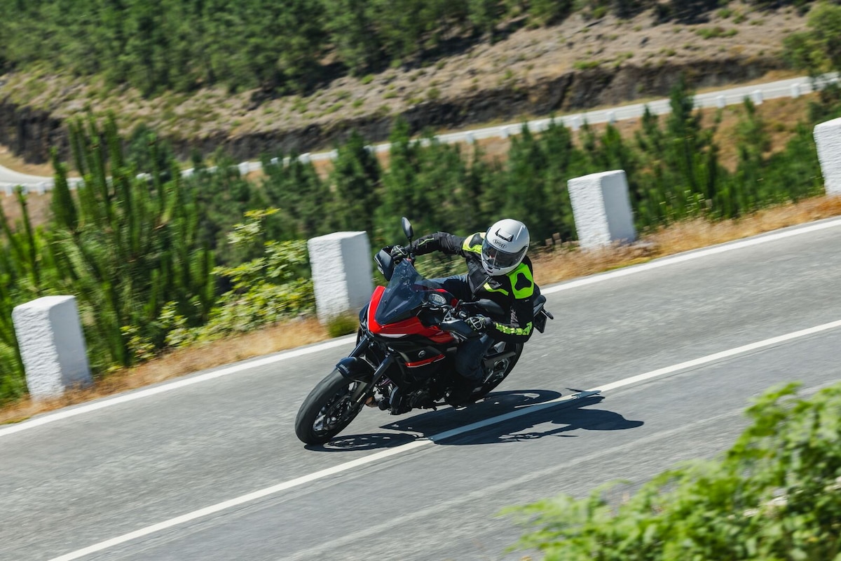 Yamaha Tracer 7 2025: LE FOTO DELLA PROVA