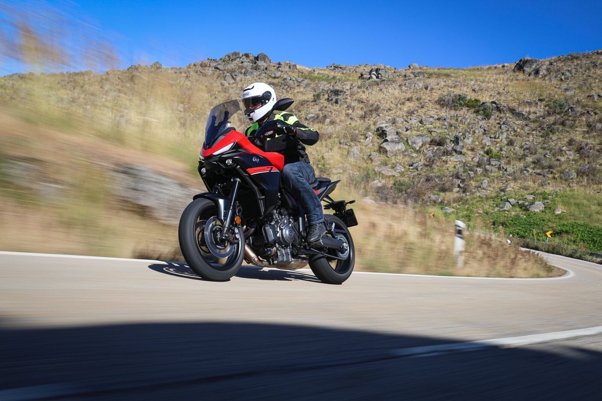 Yamaha Tracer 7 2025: LE FOTO DELLA PROVA