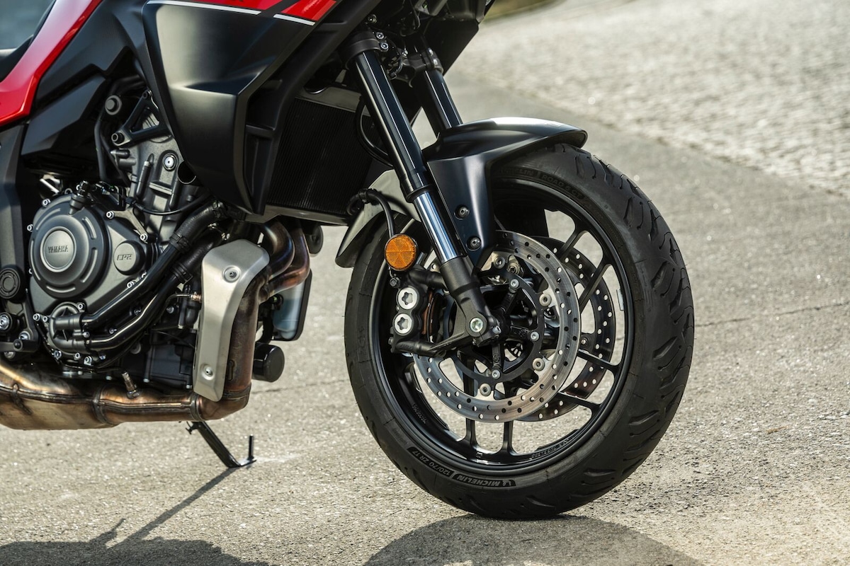 Yamaha Tracer 7 2025: LE FOTO DELLA PROVA