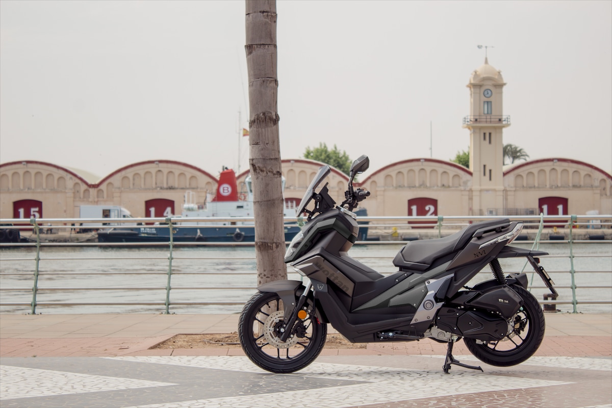 Wottan Sixteen 125: LE FOTO