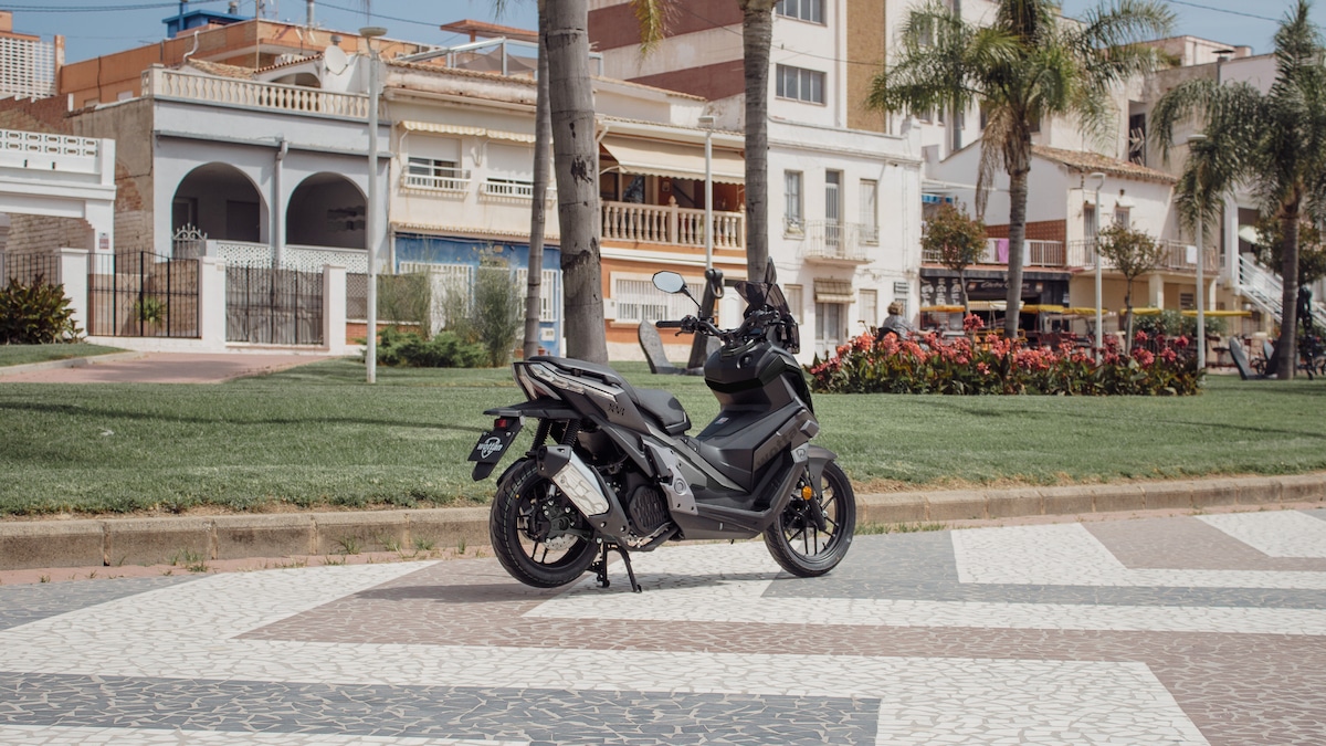 Wottan Sixteen 125: LE FOTO