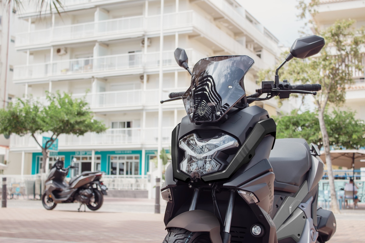Wottan Sixteen 125: LE FOTO