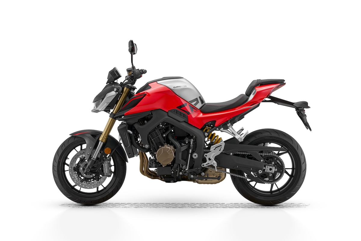 QJMotor SRK 800: le foto della naked