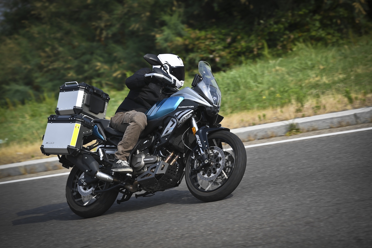 QJ Motor, SRT 600 SX: le foto della prova