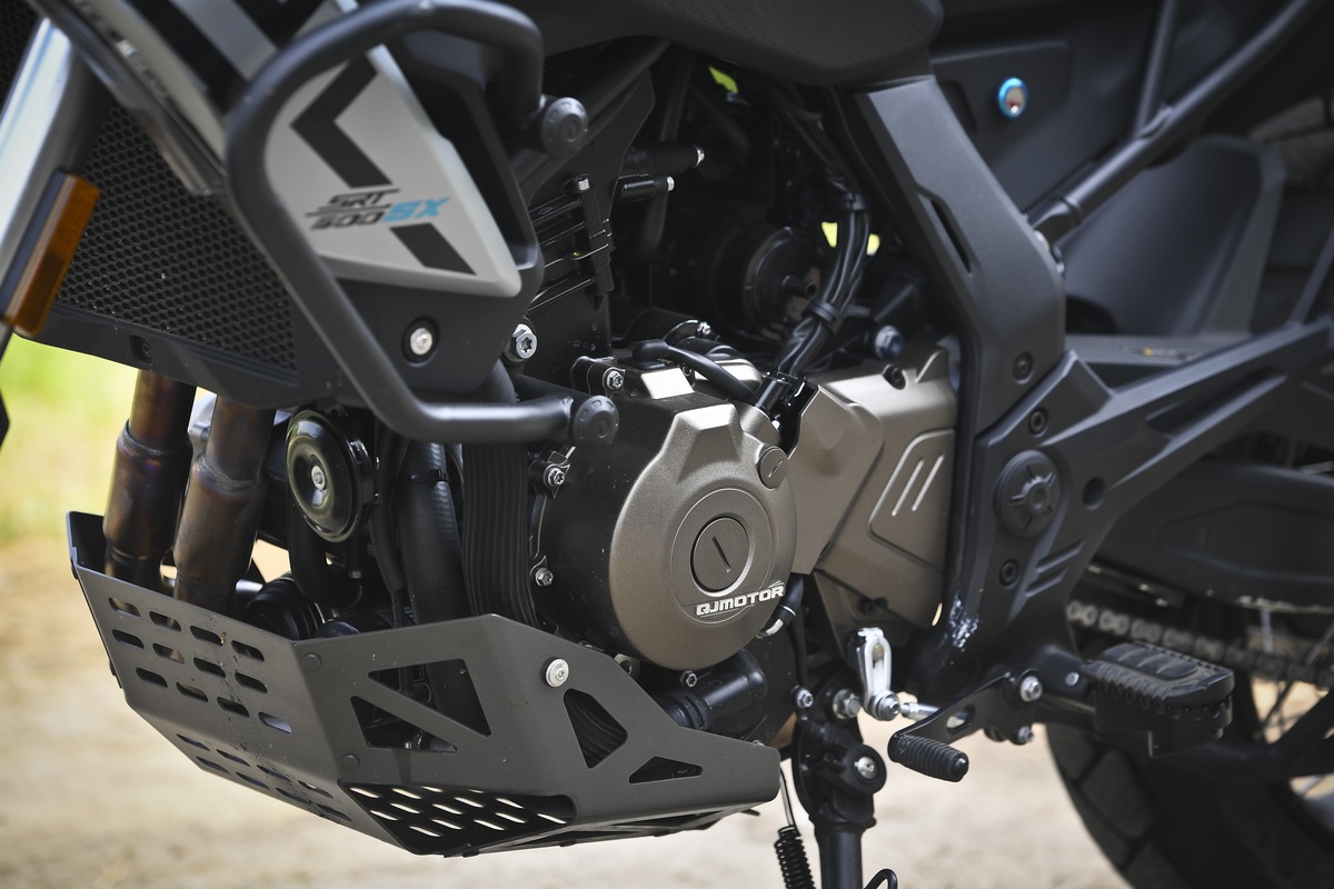 QJ Motor, SRT 600 SX: le foto della prova