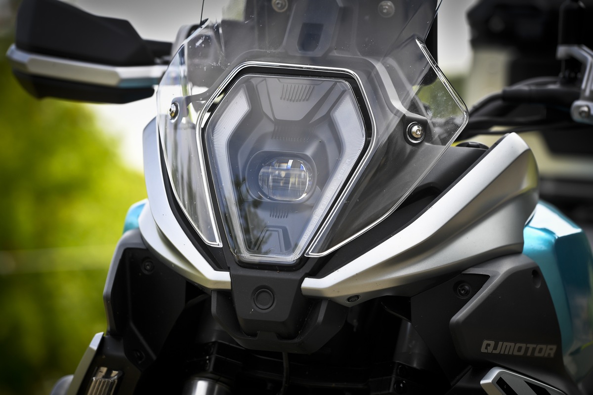 QJ Motor, SRT 600 SX: le foto della prova
